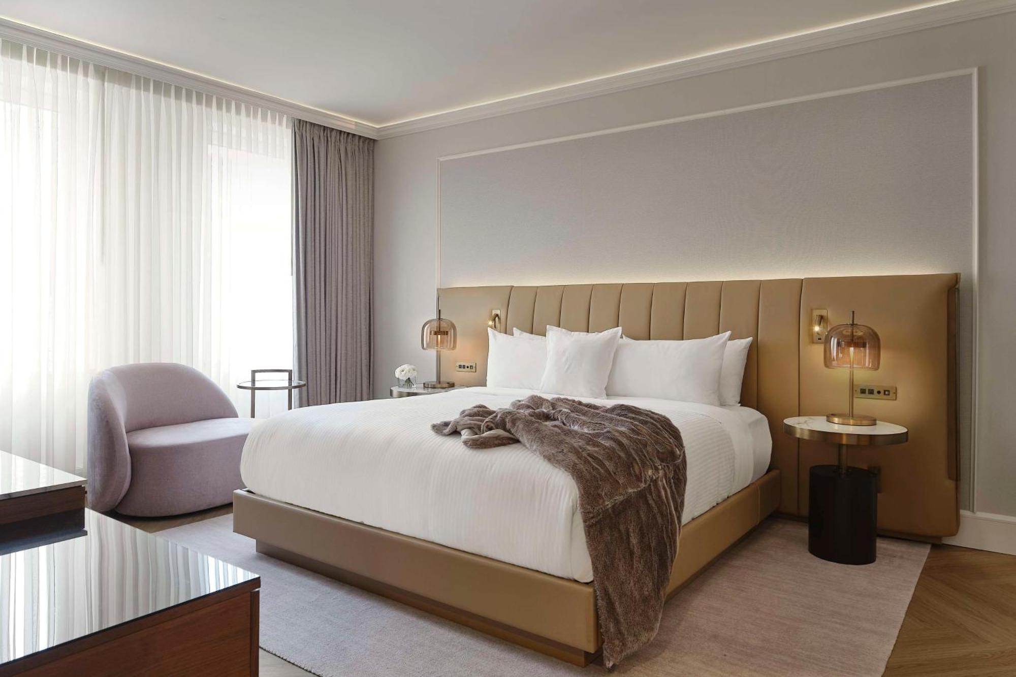 Vogue Hotel Montreal Downtown, Curio Collection By Hilton מראה חיצוני תמונה