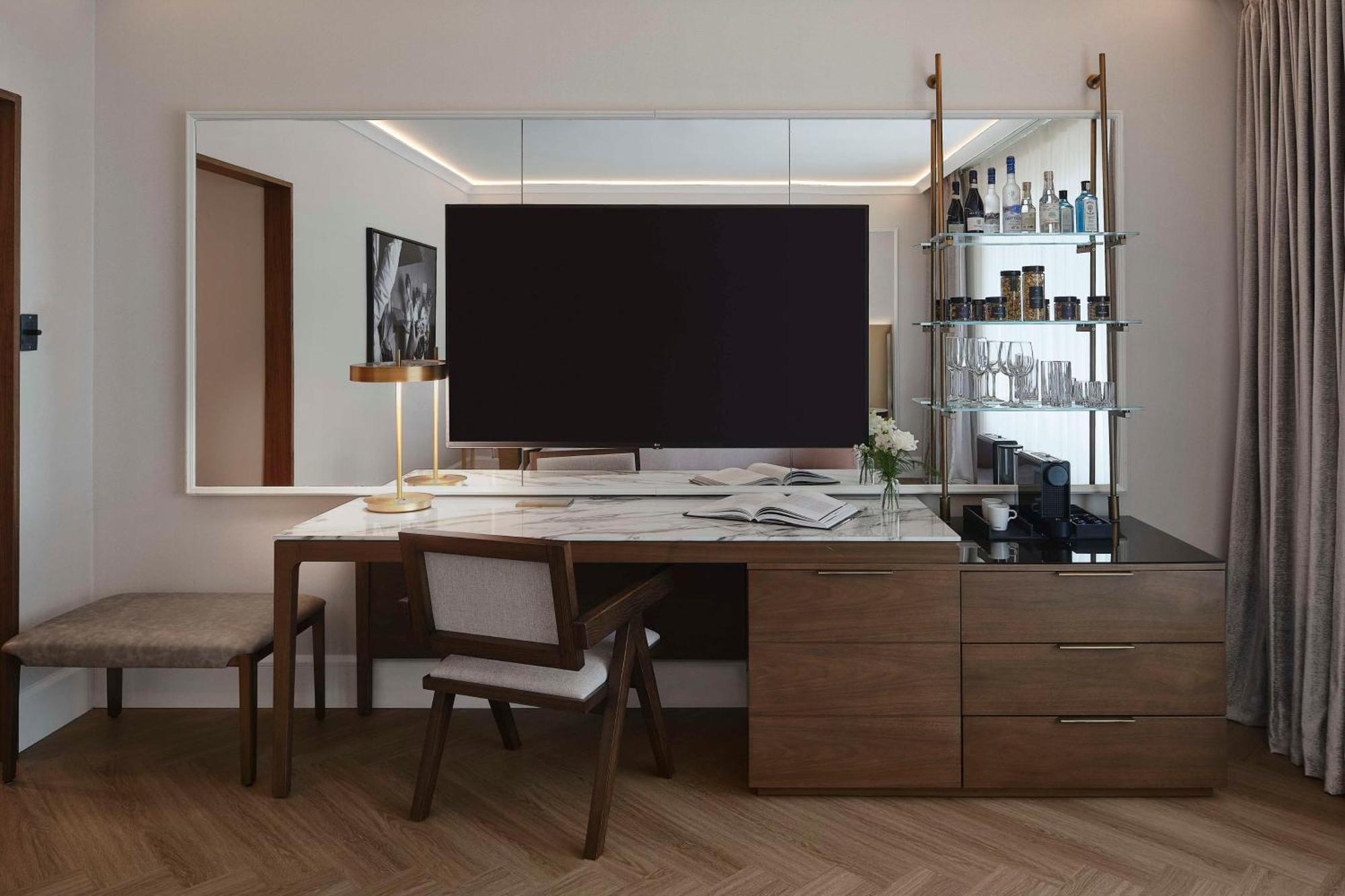Vogue Hotel Montreal Downtown, Curio Collection By Hilton מראה חיצוני תמונה