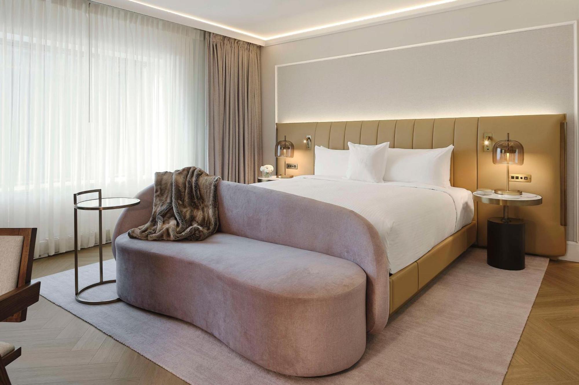 Vogue Hotel Montreal Downtown, Curio Collection By Hilton מראה חיצוני תמונה