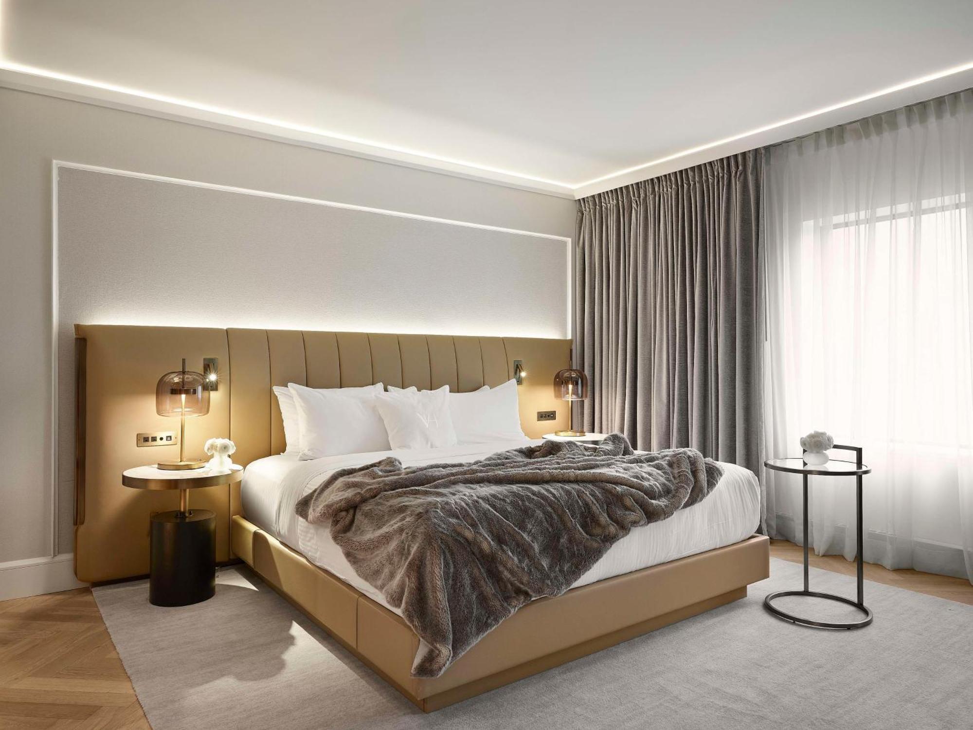 Vogue Hotel Montreal Downtown, Curio Collection By Hilton מראה חיצוני תמונה