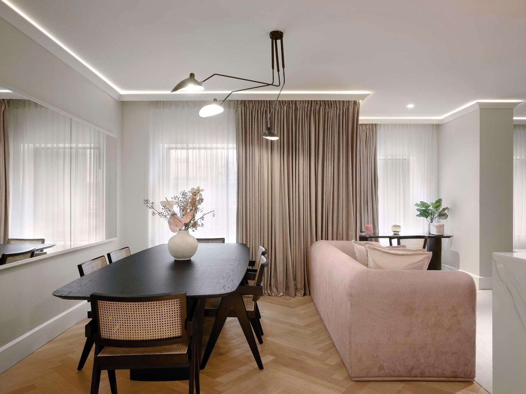 Vogue Hotel Montreal Downtown, Curio Collection By Hilton מראה חיצוני תמונה