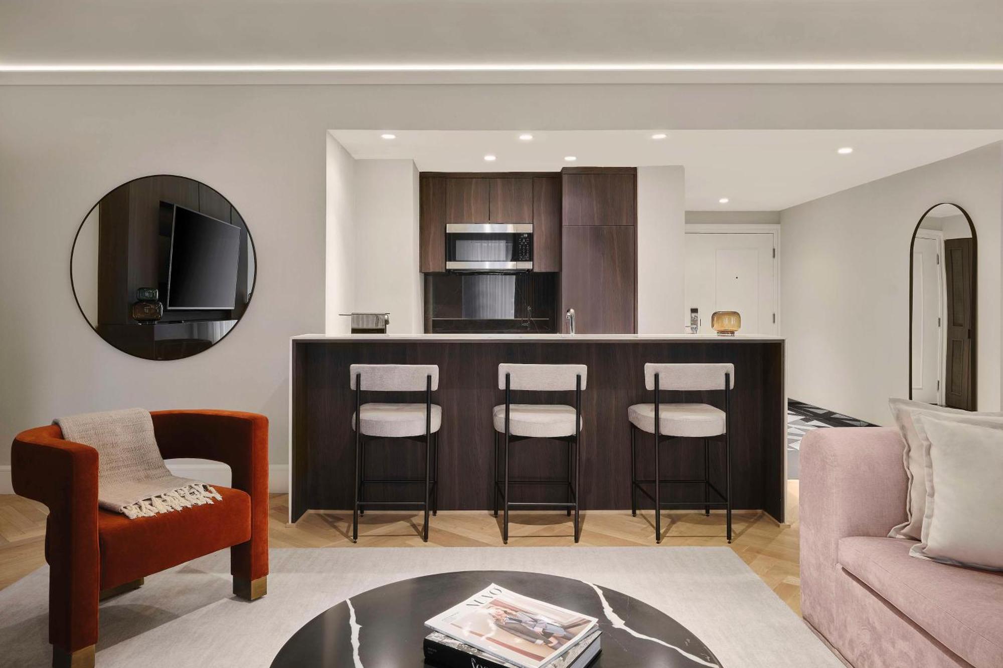 Vogue Hotel Montreal Downtown, Curio Collection By Hilton מראה חיצוני תמונה